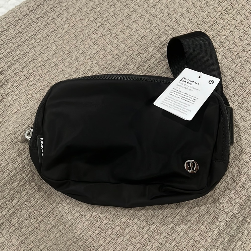 Brand New with tag Lululemon Everywhere Belt Black